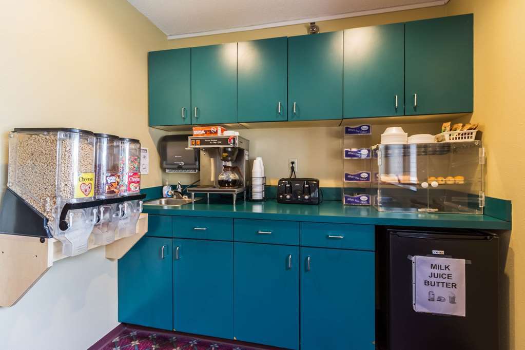 Econo Lodge Ortonville Ресторан фото